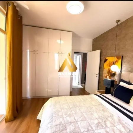 Tirane, jepet me qera apartament 1+1 Kati 6, 76 m² 800 €