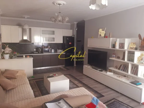 Tirane, shitet apartament 2+1 Kati 4, 99 m² 160.000 € (FRESKU)