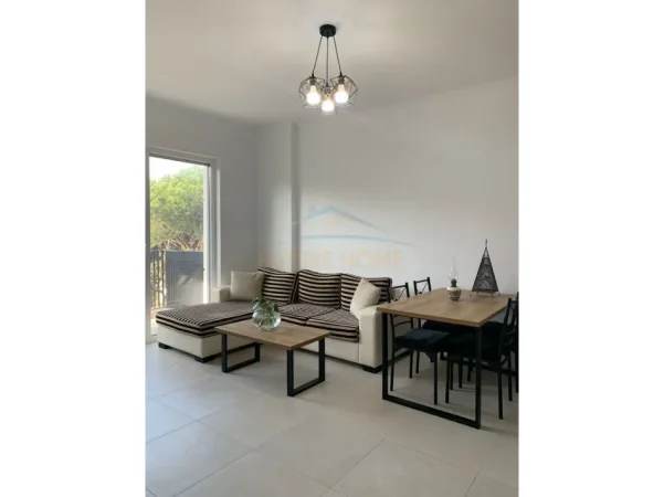 Durres, shitet apartament 2+1+Ballkon Kati 3, 82 m² 