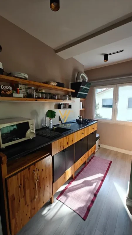 Tirane, jepet me qera apartament 2+1+Ballkon Kati 3, 100 m² 620 € (QYTET STUDENTI)