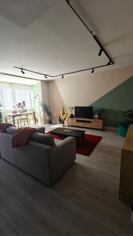 Tirane, jepet me qera apartament 2+1+Ballkon Kati 3, 100 m² 620 € (QYTET STUDENTI)