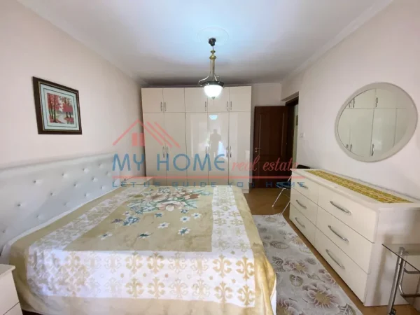 Tirane, jepet me qera apartament 1+1+Ballkon Kati 4, 61 m² 570 € (Rruga Mine Peza)