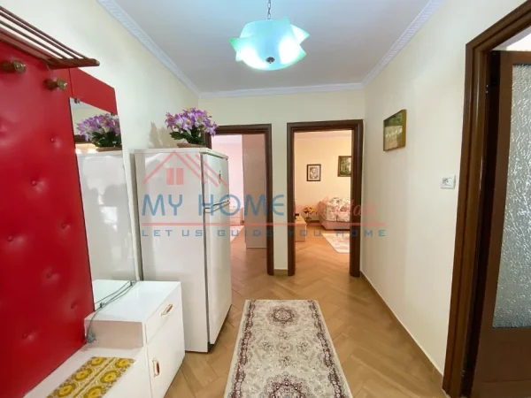 Tirane, jepet me qera apartament 1+1+Ballkon Kati 4, 61 m² 570 € (Rruga Mine Peza)