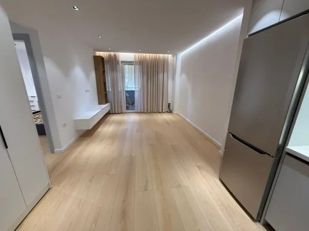 Tirane, jepet me qera apartament 1+1 Kati 2, 50 m² 50.000 Leke (Brryli)
