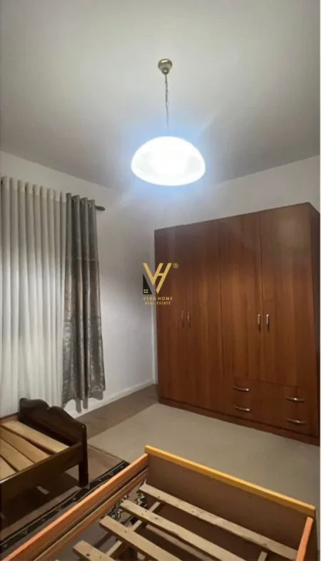 Tirane, jepet me qera apartament 1+1+Ballkon Kati 1, 70 m² 400 € (BULEVARDI I RI)