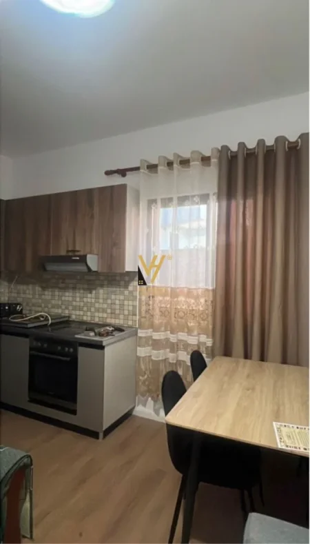 Tirane, jepet me qera apartament 1+1+Ballkon Kati 1, 70 m² 400 € (BULEVARDI I RI)
