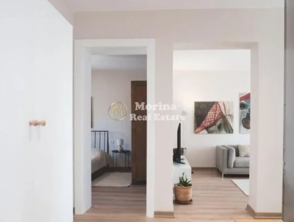 Tirane, jepet me qera apartament 1+1 Kati 4, 59 m² 650 € (Rruga Fortuzi)