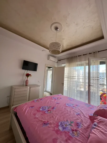 Tirane, jepet me qera apartament 1+1 , 72 m² 600 € (Rruga Frosina Plaku)
