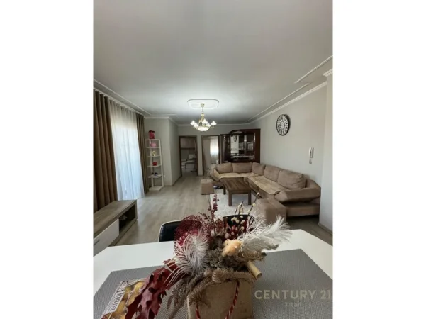 Tirane, shitet apartament 2+1 Kati 4, 105 m² 180.000 € (Oxhaku)