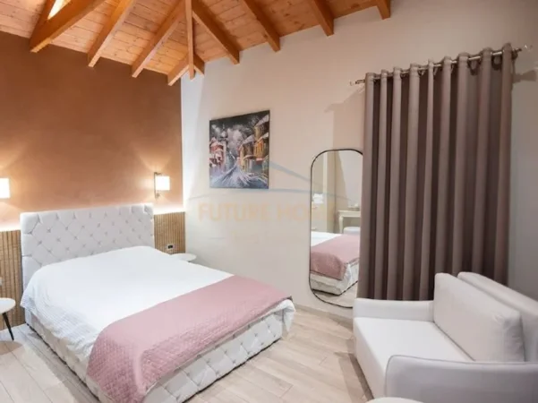 Korce, shitet HOTEL 3 Katshe , 260 m² 400.000 € (KORCE)