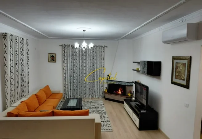 Tirane, jepet me qera apartament 5+1 Kati 3, 170 m² 1.300 € (ALI DEMI)
