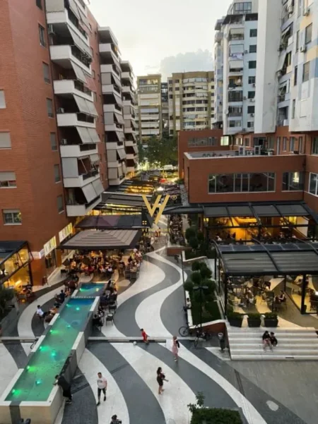Tirane, jepet me qera zyre Kati 2, 270 m² 2.500 € (DELIJORGJI)