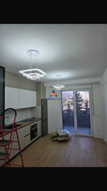 Tirane, jepet me qera apartament 2+1+Ballkon Kati 2, 110 m² 625 € 