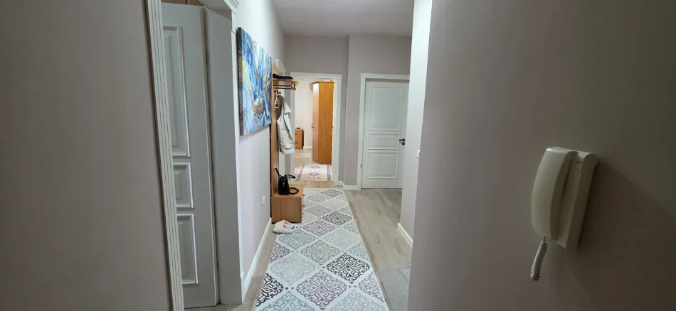 Tirane, shitet apartament 3+1 Kati 4, 260 m² 227.000 € (Fresku)