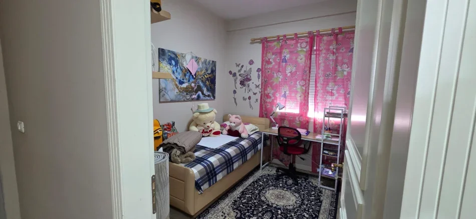Tirane, shitet apartament 3+1 Kati 4, 260 m² 227.000 € (Fresku)