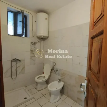 Tirane, jepet me qera Vile 1+1 Kati 1, 70 m² 300 € (Selite)
