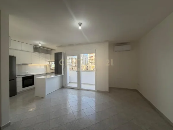 Tirane, jepet me qera apartament 2+1 Kati 4, 89 m² 500 € 