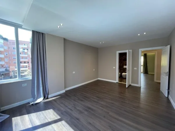 Tirane, shitet apartament 2+1 , 120 m² 210.000 € 