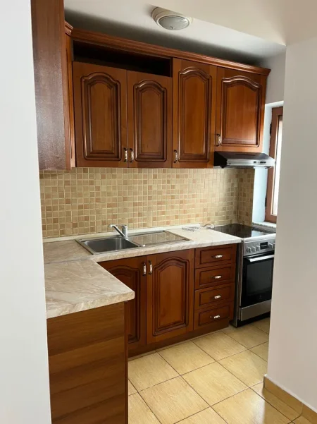 Tirane, jepet me qera apartament 1+1 Kati 2, 55 m² 400 € (Oxhaku)