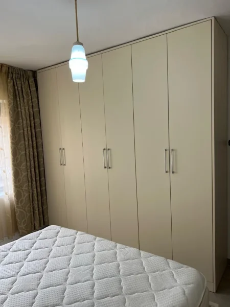 Tirane, jepet me qera apartament 1+1 Kati 2, 55 m² 400 € (Oxhaku)