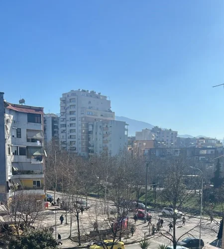 Tirane, shitet apartament 2+1+Aneks+Ballkon Kati 4, 77 m² 141.000 € (xhamlliku)