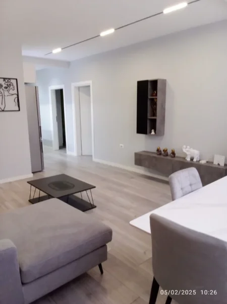 🏠 Jepet me Qera Super Apartament 2+1 modern  ngjitur me Hotel Mondial, 21 Dhjetori