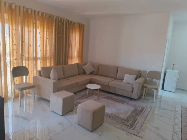 Tirane, jepet me qera apartament 1+1+Ballkon Kati 7, 70 m² 550 € (5 MAJI)
