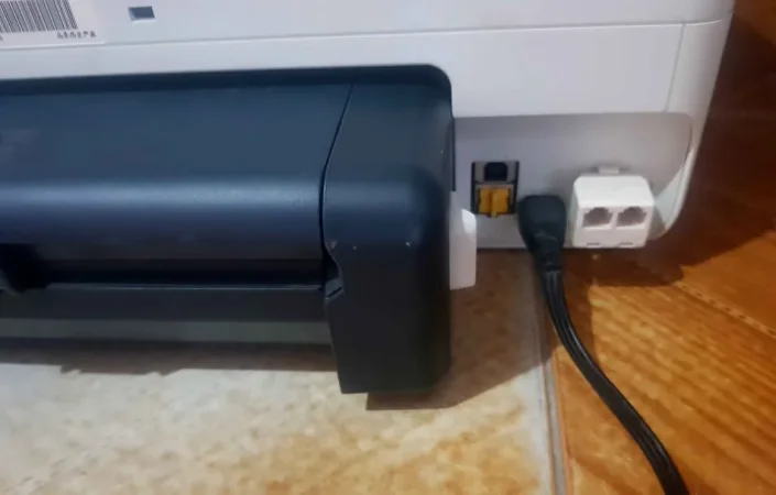 Shqiperi, shes Printer, fotokopje,skanim. Hp Officejet. ( do kutit e bojes). 12 mij lek te vjetra