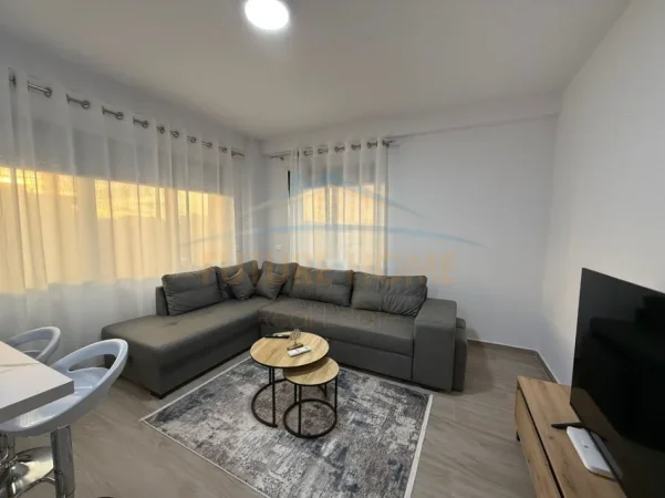 Tirane, jepet me qera apartament 2+1+2+PARKIM , Kati 7, 95 m² 1.100 € (PAZARI I RI , Prane Shkolles Kuqe)