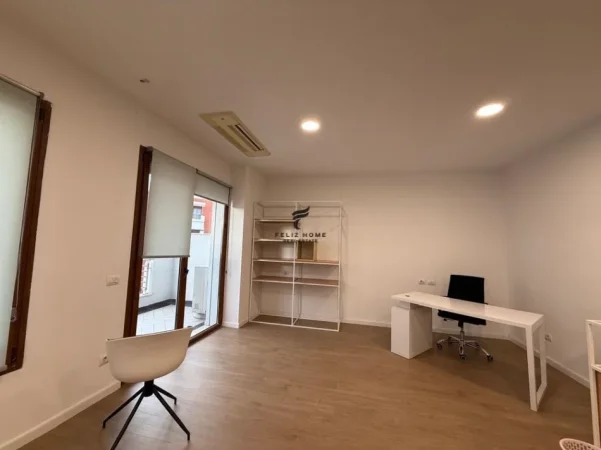 Tirane, jepet me qera zyre Kati 6, 180 m² 2.500 € (DELIJORGJI)