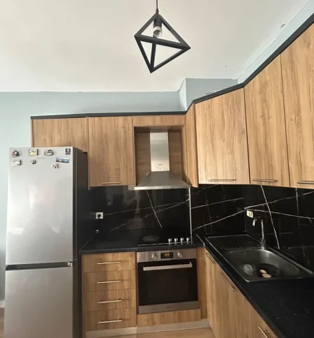 Tirane, shitet apartament 1+1 , 60 m² 105.000 € 