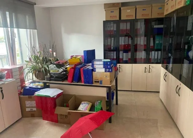 Tirane, jepet me qera zyre Kati 1, 76 m² 1.100 € (QENDER)