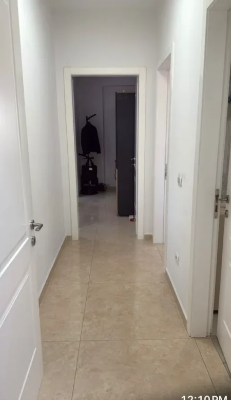 Tirane, jepet me qera zyre Kati 1, 76 m² 1.100 € (QENDER)