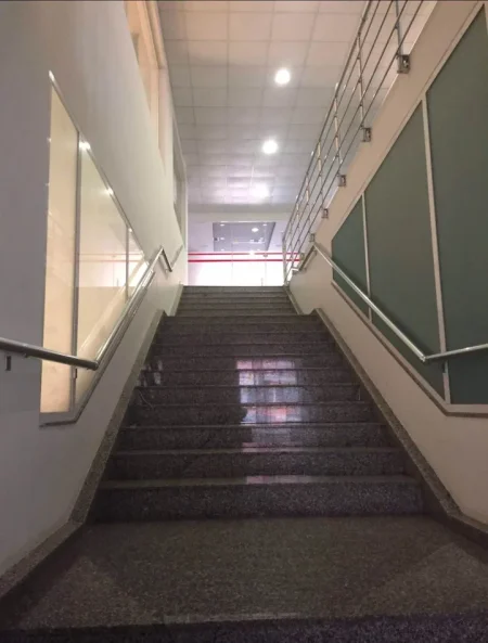 Tirane, jepet me qera zyre Kati 2, 250 m² 730 € (Paskuqan)