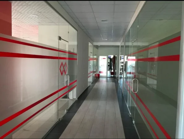 Tirane, jepet me qera zyre Kati 2, 250 m² 730 € (Paskuqan)