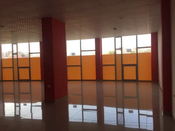 Tirane, jepet me qera zyre Kati 2, 250 m² 730 € (Paskuqan)