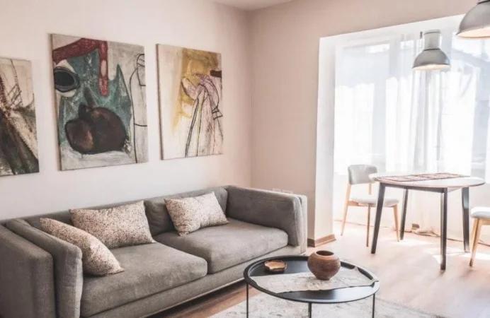 Tirane, jepet me qera apartament 1+1 Kati 4, 59 m² 650 € (Rruga Fortuzi)