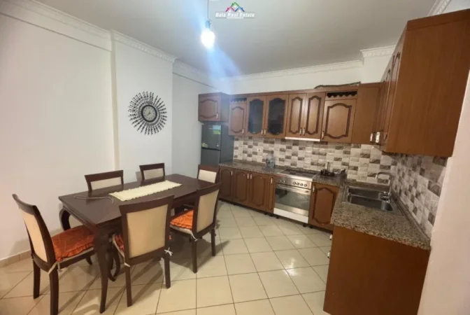 Tirane, jepet me qera apartament 2+1 Kati 1, 120 m² 520 € (Rruga Teodor Keko)