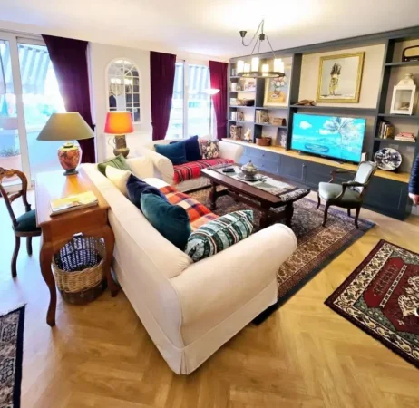 Tirane, shitet apartament 2+1 , 160 m² 