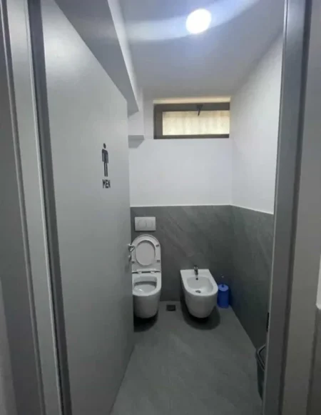 Tirane, jepet me qera dyqan Kati 0, 165 m² 1.600 € (Rruga Fadil Rada)