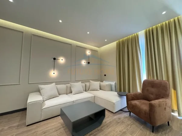 Tirane, jepet me qera apartament 1+1+Ballkon Kati 4, 78 m² 1.000 € (Kompleksi Square 21)