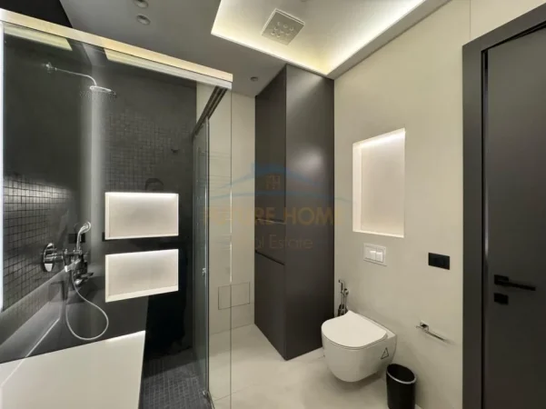 Tirane, jepet me qera apartament 1+1+Ballkon Kati 4, 78 m² 1.000 € (Kompleksi Square 21)