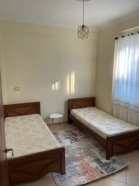 Tirane, jepet me qera apartament 2+1 Kati 2, 118 m² 420 € (kashar)