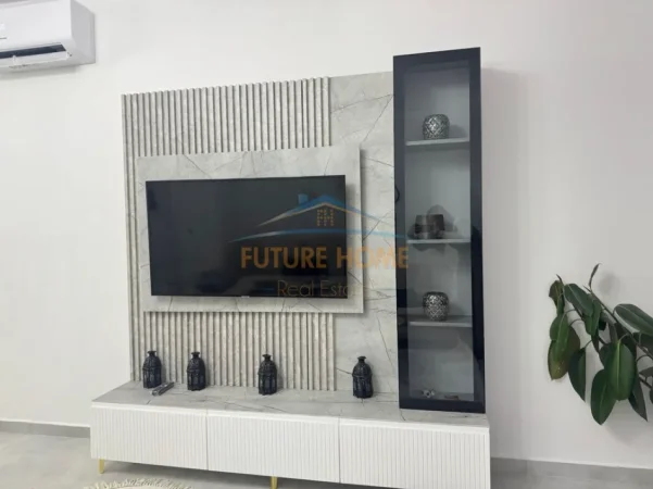 Tirane, jepet me qera apartament 1+1+Ballkon Kati 4, 80 m² 650 € (Zogu i Zi)