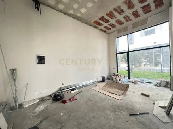 Tirane, jepet me qera ambjent biznesi Kati 0, 138 m² 3.650 € (Liqeni i Thate)