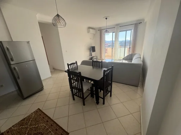 Tirane, jepet me qera nga Pronari, pa-komision apartament 2+1+Ballkon Kati 8, 105 m² 500 € (Besim Alla)