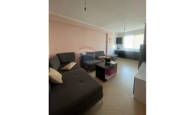 Tirane, shitet apartament , 168 m² 485.000 € (Rr.Kavajes)