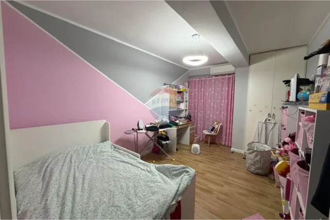 Tirane, shitet apartament , 118 m² 185.000 € (Fresk)