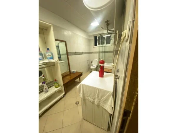 Tirane, jepet me qera apartament 3+1+Ballkon Kati 2, 100 m² 600 € (tirana e re , rruga sami frasheri)