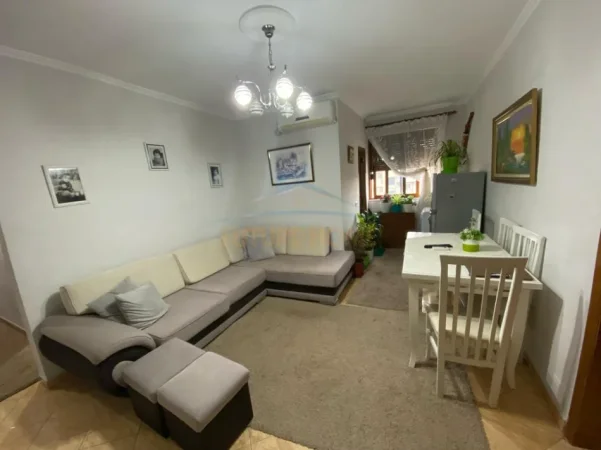 Tirane, shitet apartament 2+1 Kati 5, 59 m² 70.000 € (Kombinat)